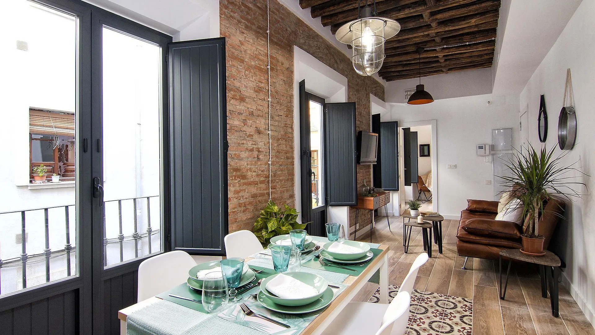 Chezmoihomes Central Ethnic Style Apartment Granada