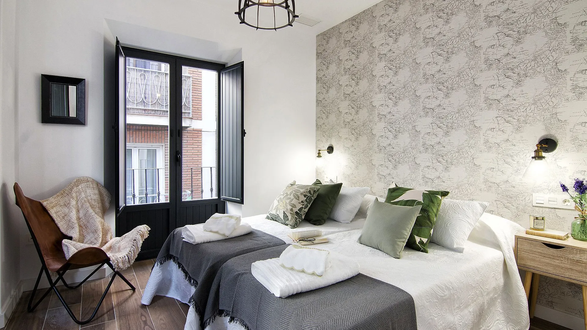 Chezmoihomes Central Ethnic Style Apartment Granada